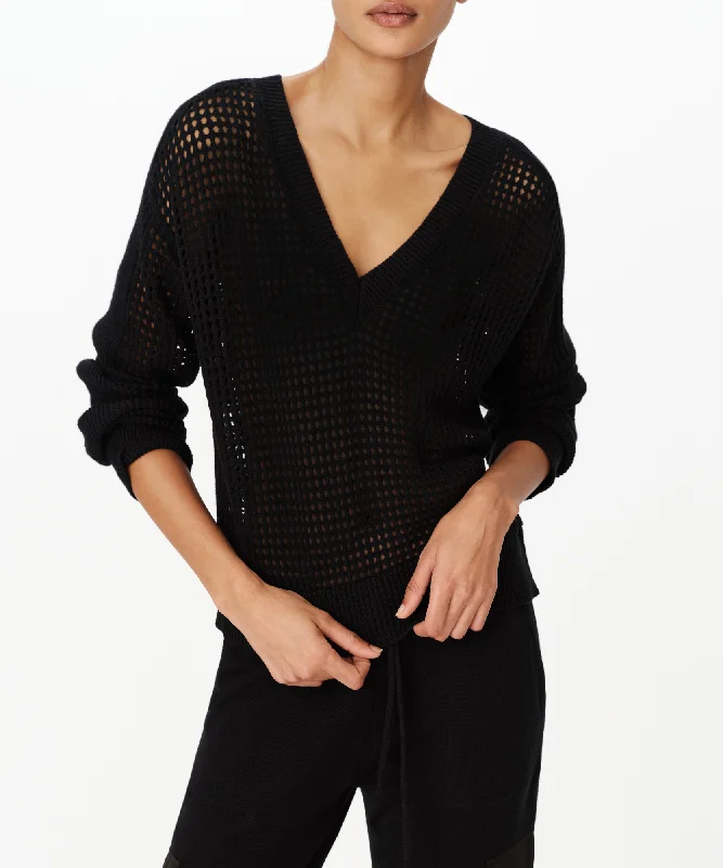 Cotton Cashmere Mesh Stitch V-Neck Sweater - Black