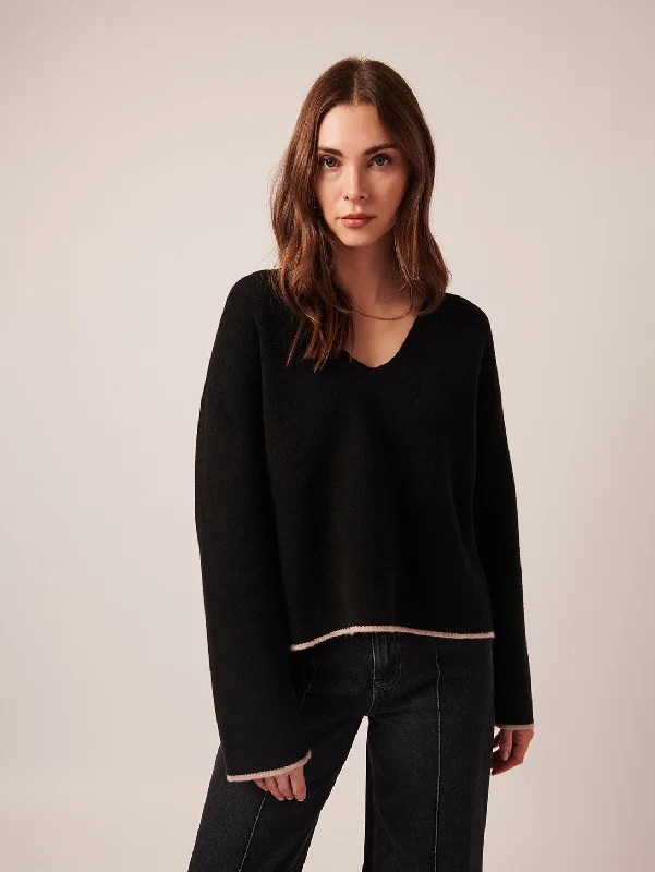 Gaia V Neck Sweater - Noir Night